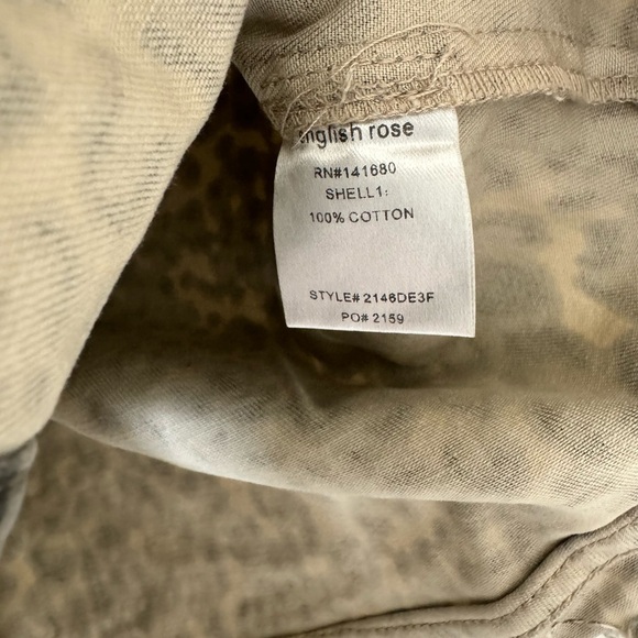 English‎ Rose Sleeveless Denim Vest Women's S/M Gray Animal Studs Fringe Buttons - Picture 7 of 10